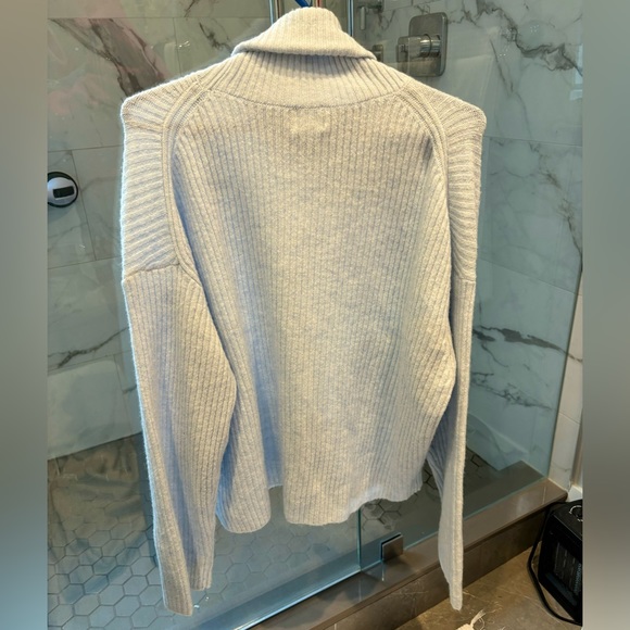 NEW light blue women’s H&M turtleneck sweater - Picture 4 of 4
